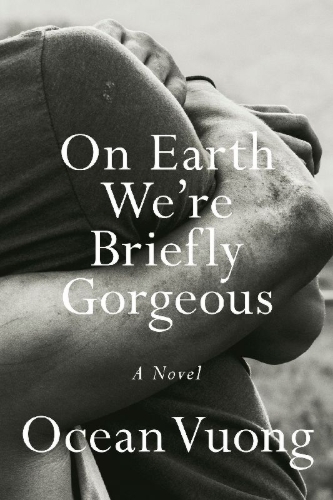 Buchcover und Innenansicht für das Buch: On Earth We're Briefly Gorgeous