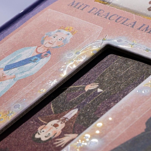Buchcover und Innenansicht für das Buch: Plötzlich wach! 2: Mit Dracula im Dunkeln munkeln