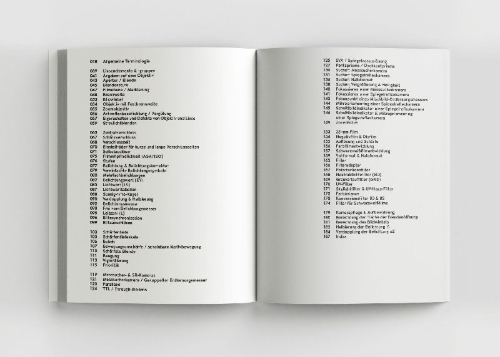 Buchcover und Innenansicht für das Buch: Analoge Fotografie