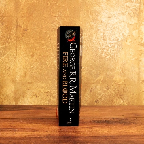 Buchcover und Innenansicht für das Buch: Fire And Blood: 300 Years Before A Game Of Thrones