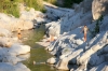 Buchcover und Innenansicht für das Buch: Wild Swimming Frankreich