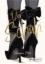 Buchcover und Innenansicht für das Buch: The Shoe (Ultimate Fashion Wardrobe)