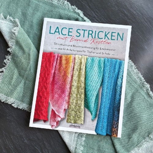 Buchcover und Innenansicht für das Buch: Lace stricken mit Bernd Kestler