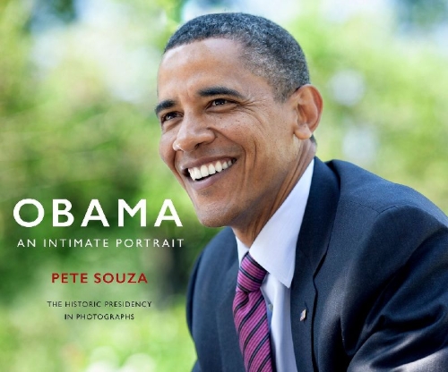 Buchcover und Innenansicht für das Buch: Obama: An Intimate Portrait