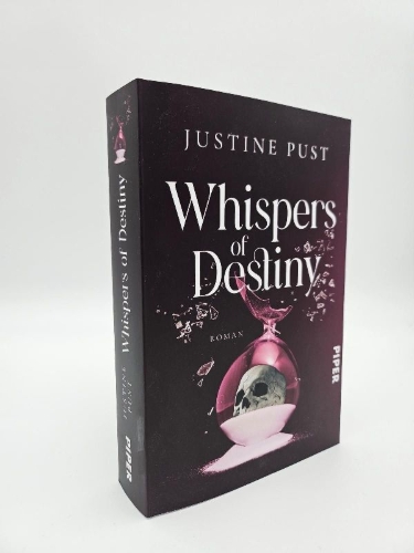 Buchcover und Innenansicht für das Buch: Whispers of Destiny