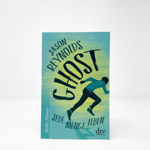 Buchcover und Innenansicht für das Buch: Ghost