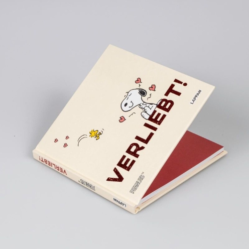 Buchcover und Innenansicht für das Buch: Peanuts Geschenkbuch: Verliebt!
