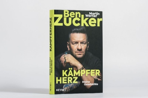 Buchcover und Innenansicht für das Buch: Kämpferherz