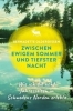 Buchcover und Innenansicht für das Buch: Zwischen ewigem Sommer und tiefster Nacht