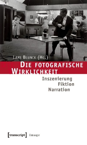 Buchcover und Innenansicht für das Buch: Die fotografische Wirklichkeit