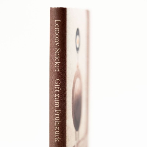 Buchcover und Innenansicht für das Buch: Poison For Breakfast