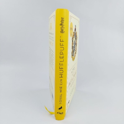 Buchcover und Innenansicht für das Buch: Harry Potter: Loyal wie ein Hufflepuff