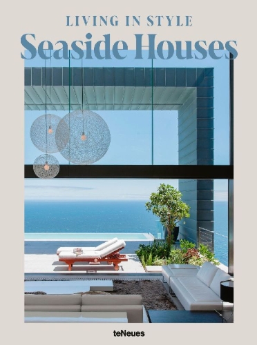 Buchcover und Innenansicht für das Buch: Living in Style Seaside Houses