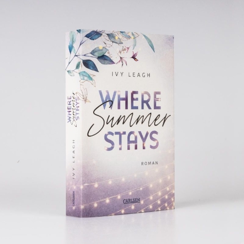 Buchcover und Innenansicht für das Buch: Where Summer Stays (Festival-Serie 1)