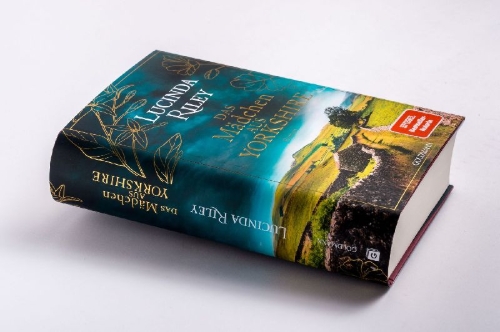 Buchcover und Innenansicht für das Buch: The Hidden Girl