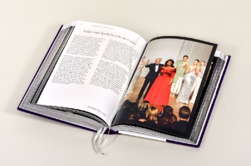 Buchcover und Innenansicht für das Buch: Ralph Lauren Catwalk. The Complete Collections