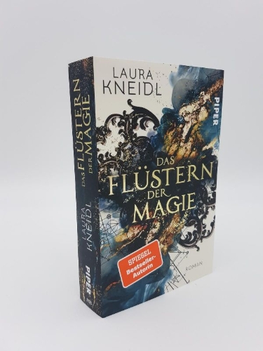 Buchcover und Innenansicht für das Buch: Das Flüstern der Magie