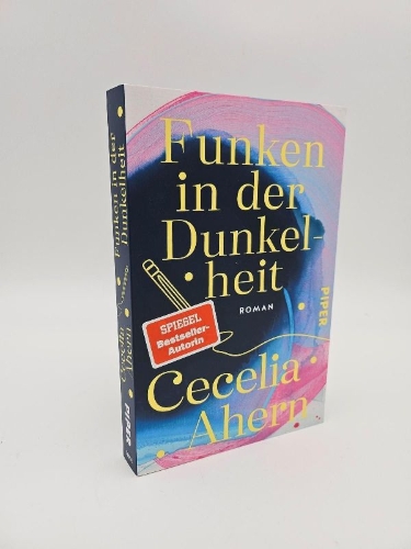 Buchcover und Innenansicht für das Buch: Girl in the Mirror; The Memory Maker; Herman Banks and the Ghostwriter