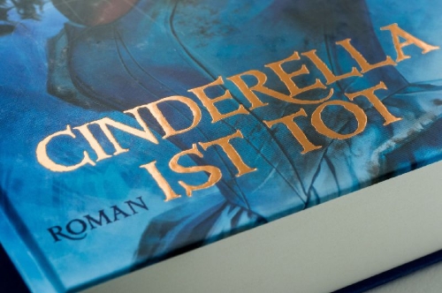 Buchcover und Innenansicht für das Buch: Cinderella is Dead