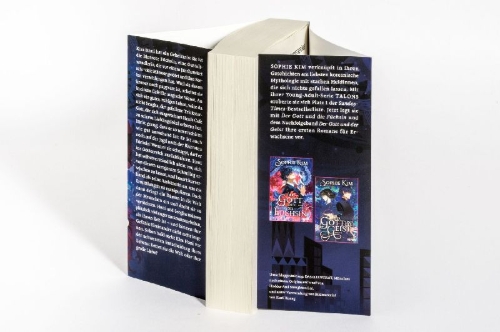 Buchcover und Innenansicht für das Buch: The God and the Gumiho