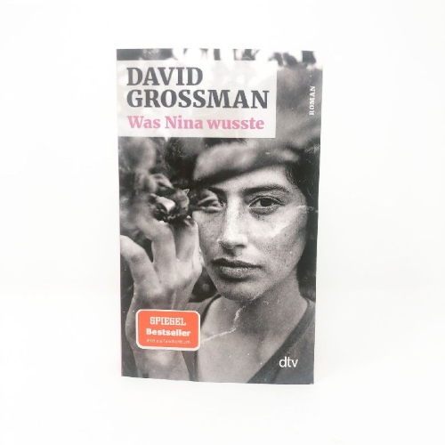 Buchcover und Innenansicht für das Buch: Iti Ha-Chaijm Messachek Harbej