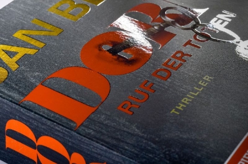 Buchcover und Innenansicht für das Buch: Dorn. Ruf der Toten