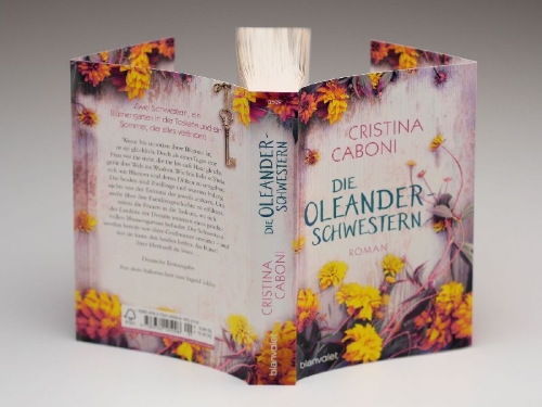 Buchcover und Innenansicht für das Buch: Il Giardino dei Fiori Segreti