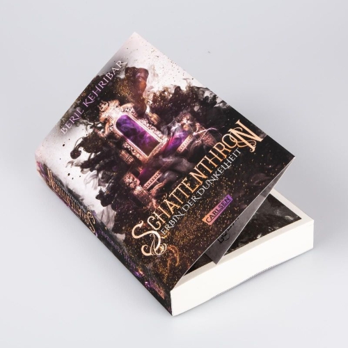 Buchcover und Innenansicht für das Buch: Schattenthron 1: Erbin der Dunkelheit