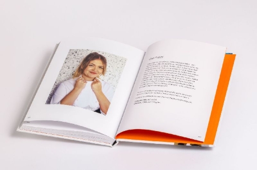 Buchcover und Innenansicht für das Buch: Poppy Cooks: The Actually Delicious Air Fryer Cookbook