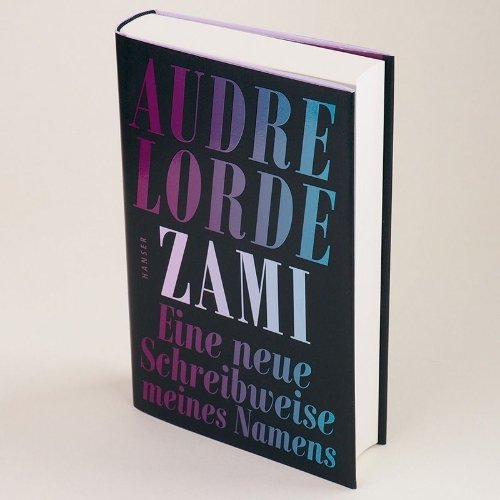 Buchcover und Innenansicht für das Buch: ZAMI: A New Spelling of My Name