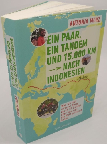 Buchcover und Innenansicht für das Buch: Ein Paar, ein Tandem und 15.000 km nach Indonesien