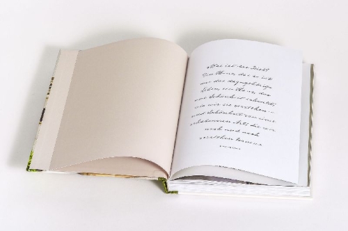 Buchcover und Innenansicht für das Buch: Cocoon. Creating Homes with Heart