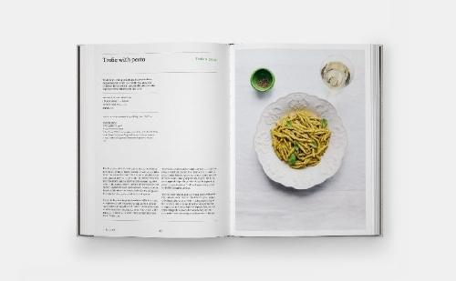 Buchcover und Innenansicht für das Buch: The Regional Italian Cookbook