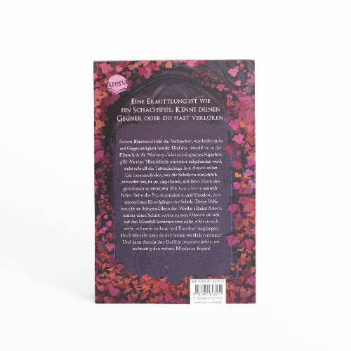 Buchcover und Innenansicht für das Buch: A Lesson in Murder
