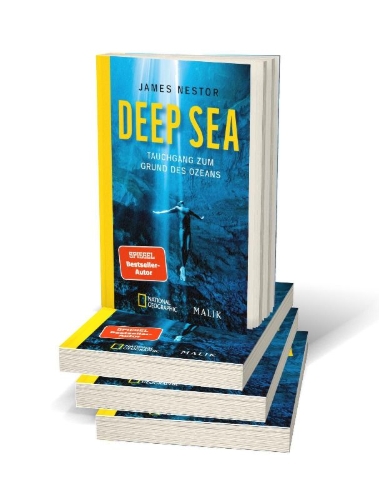 Buchcover und Innenansicht für das Buch: Deep. Freediving, Renegade Science, and What the Ocean Tells Us About Ourselves