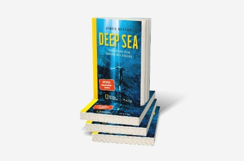 Buchcover und Innenansicht für das Buch: Deep. Freediving, Renegade Science, and What the Ocean Tells Us About Ourselves