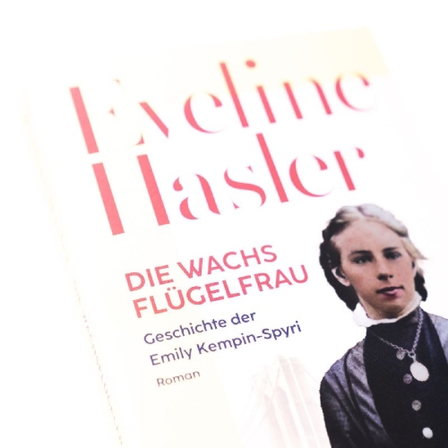 Buchcover und Innenansicht für das Buch: Die Wachsflügelfrau
