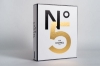 Buchcover und Innenansicht für das Buch: Chanel N° 5