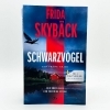 Buchcover und Innenansicht für das Buch: Svartfågel