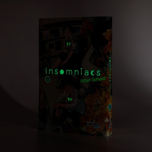 Buchcover und Innenansicht für das Buch: Kimi wa Houkago Insomnia