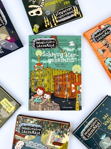 Buchcover und Innenansicht für das Buch: SMUGGLARMYSTERIET