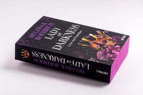 Buchcover und Innenansicht für das Buch: Lady of Darkness