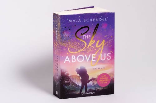 Buchcover und Innenansicht für das Buch: The Sky Above Us