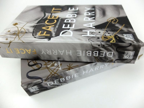 Buchcover und Innenansicht für das Buch: Face it