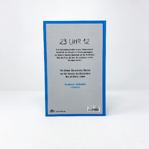 Buchcover und Innenansicht für das Buch: Kérozène ( Éditions de l'Iconoclaste, Paris 2021)
