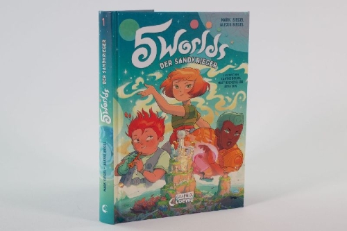 Buchcover und Innenansicht für das Buch: 5 Worlds (Band 1) - Der Sandkrieger