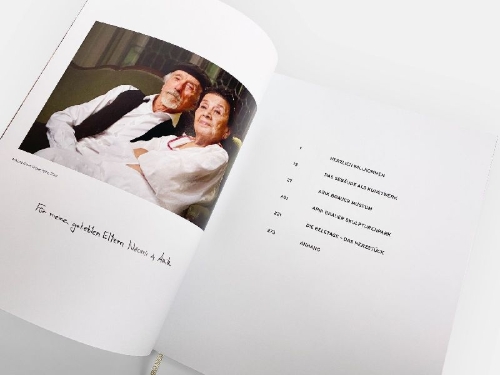 Buchcover und Innenansicht für das Buch: Die Arik Brauer Villa