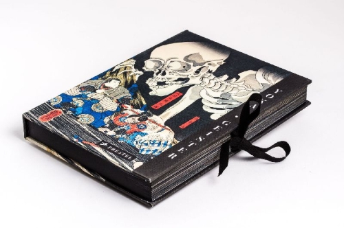 Buchcover und Innenansicht für das Buch: Fantomes Yokai