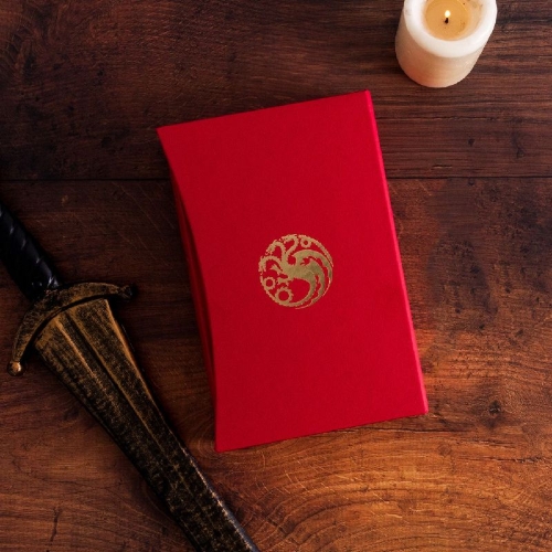 Buchcover und Innenansicht für das Buch: Fire and Blood Slipcase Edition