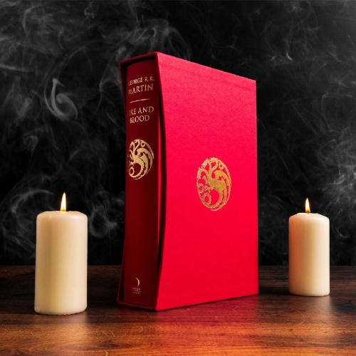 Buchcover und Innenansicht für das Buch: Fire and Blood Slipcase Edition